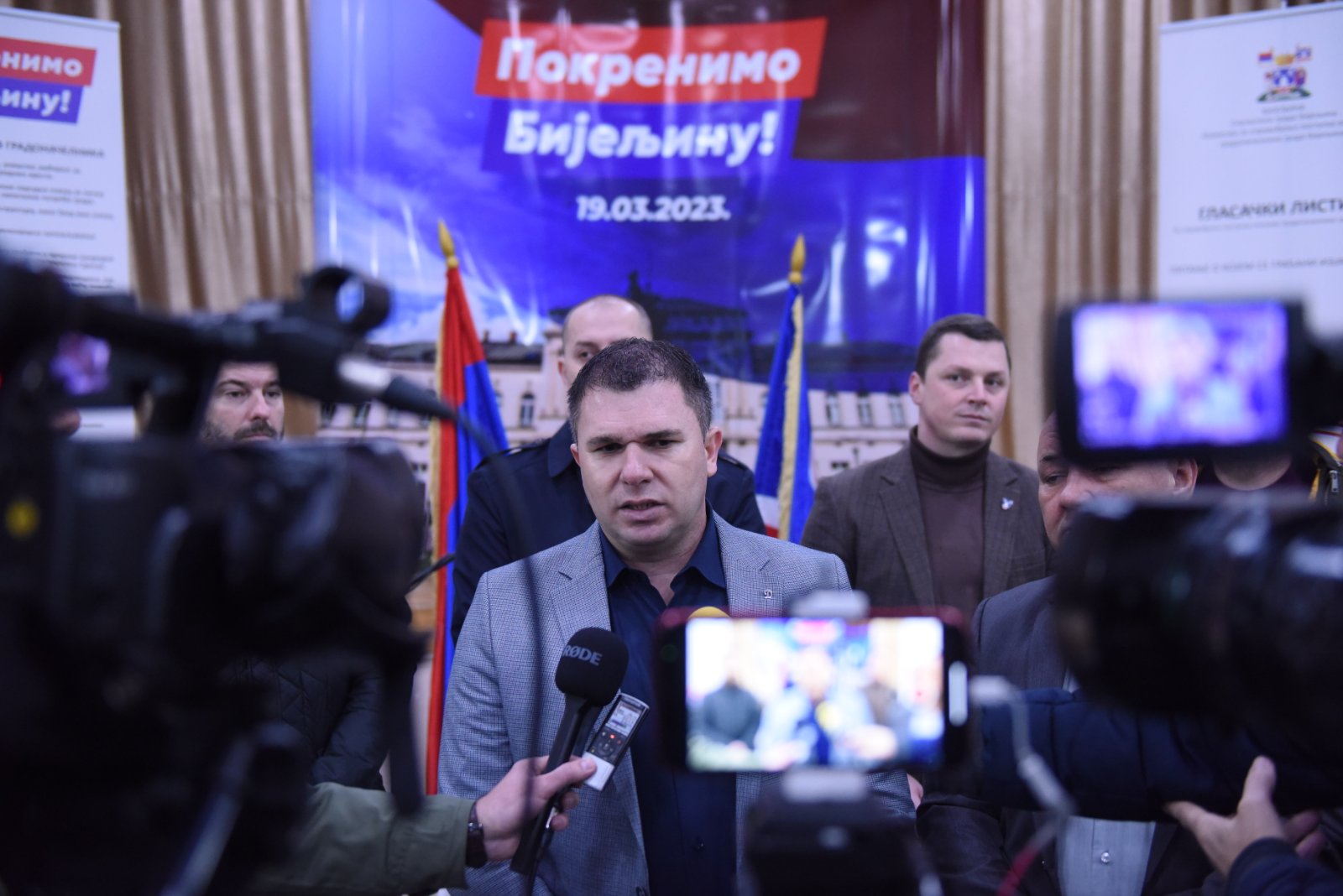 Milovanović na tribini u Dvorovima: Prepuna sala pokazatelj da su ljudi odlučili da opozovu Petrovića