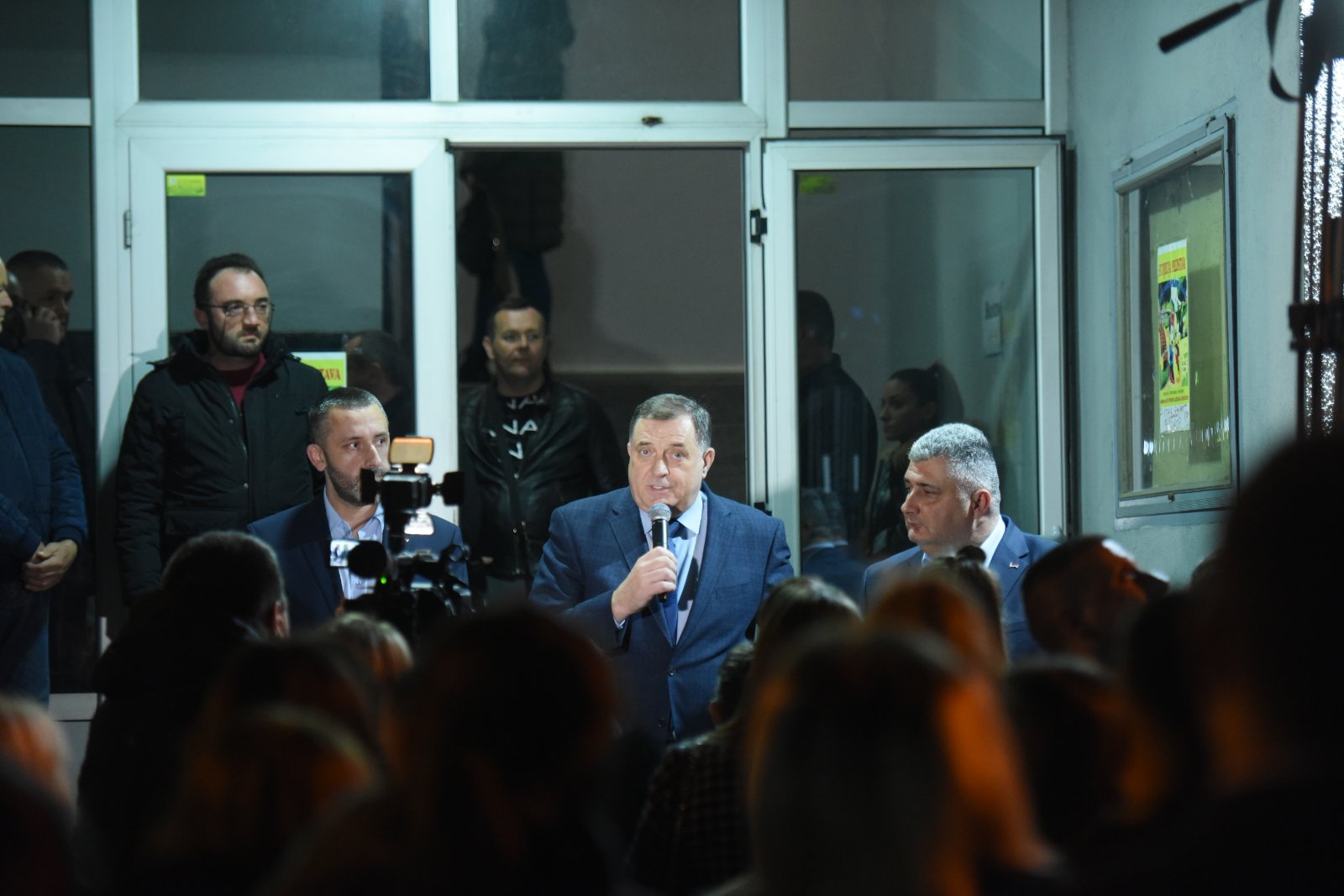 "Pokrenimo Bijeljinu": Gotovo 2.000 ljudi na tribini Narodne koalicije