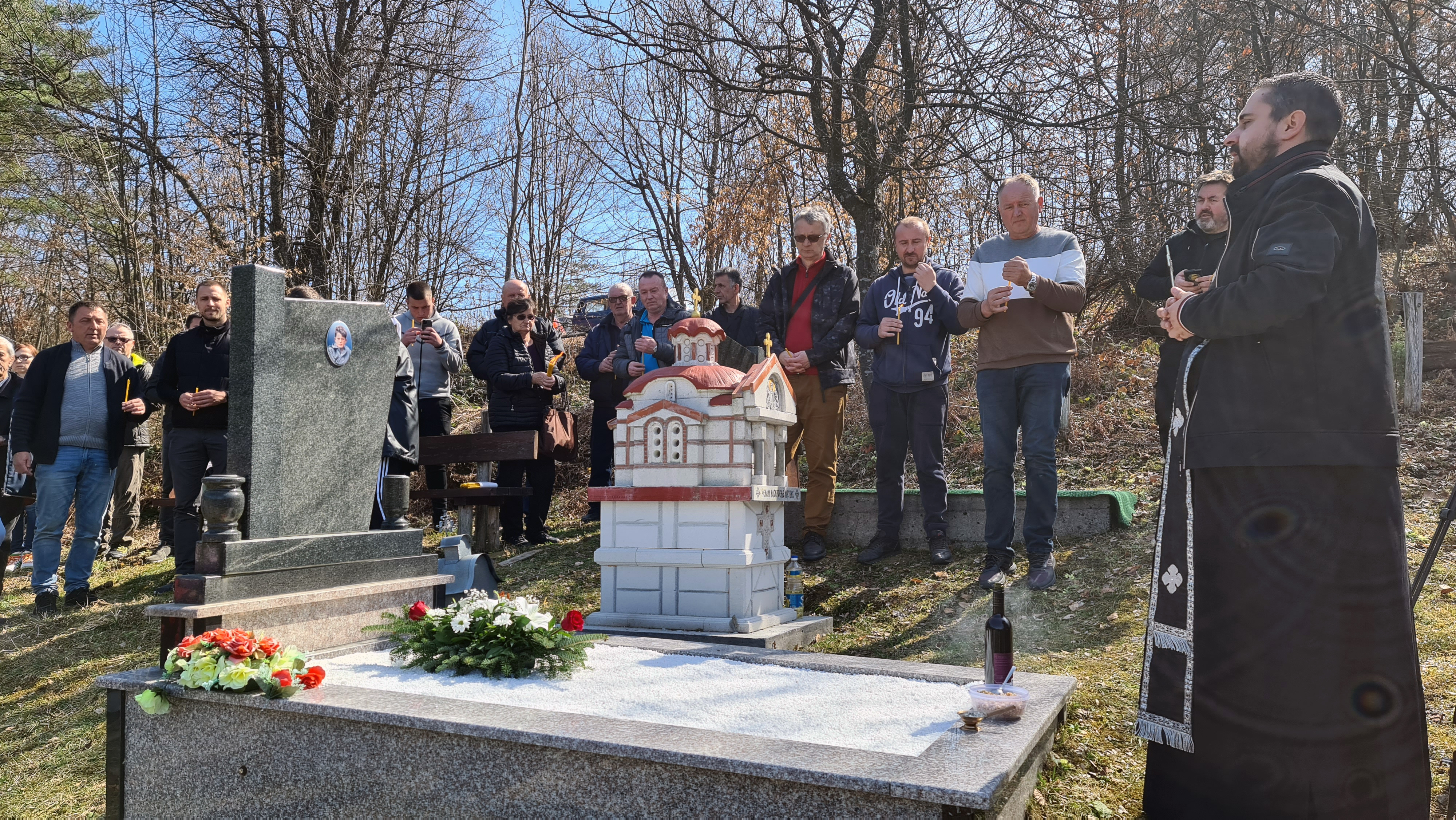 Odata počast Spomenku Gostiću, najmlađem odlikovanom borcu VRS