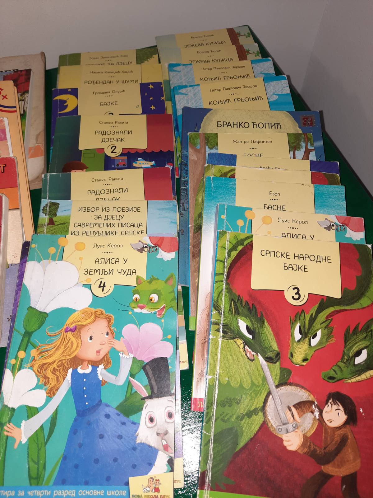 Međunarodni dan dječije književnosti: Roditelji poklonili 153 knjige školskoj biblioteci u Zabrđu