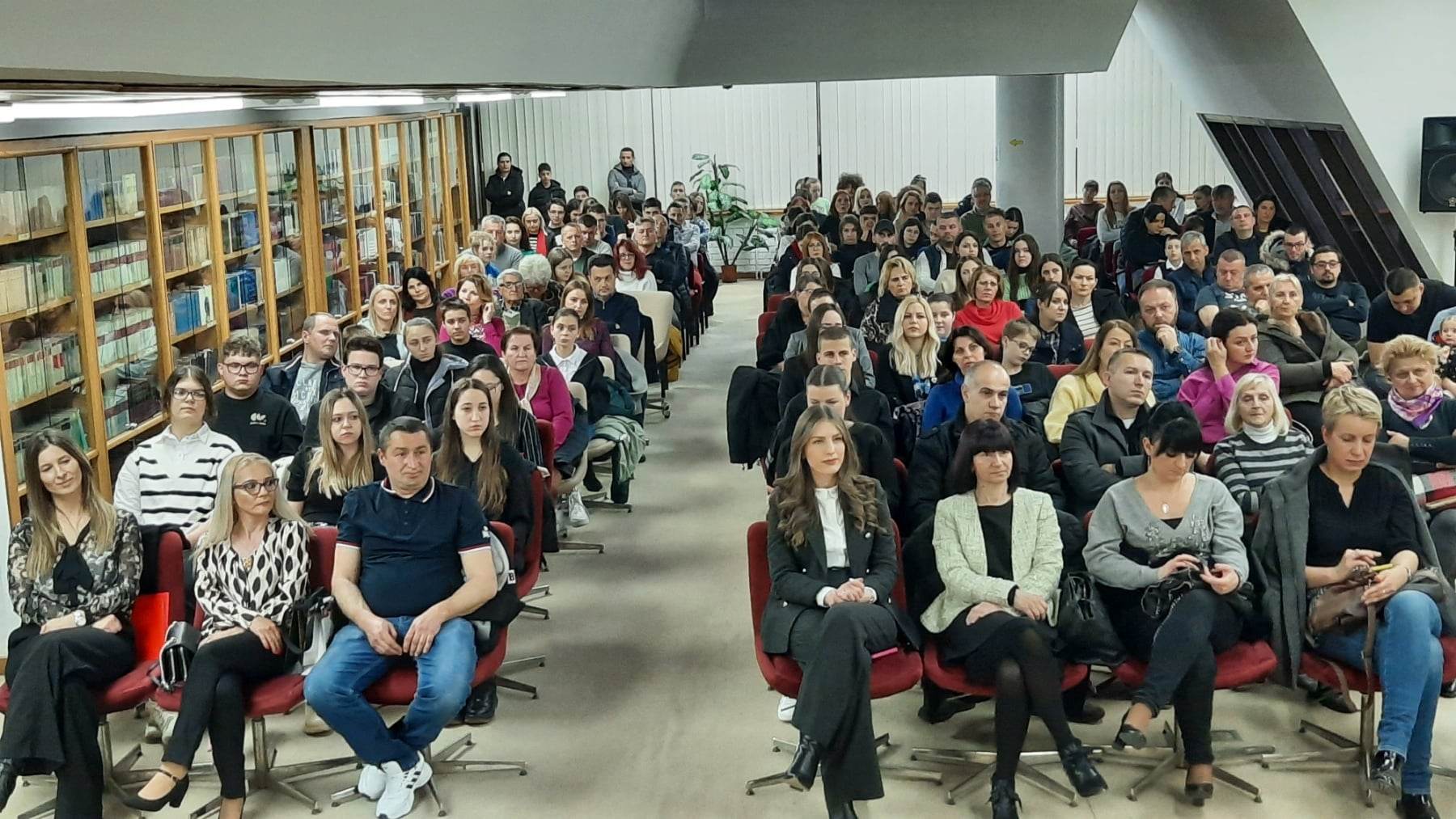 Promovisana knjiga mladog autora Cvijetina Dragića iz Bijeljine