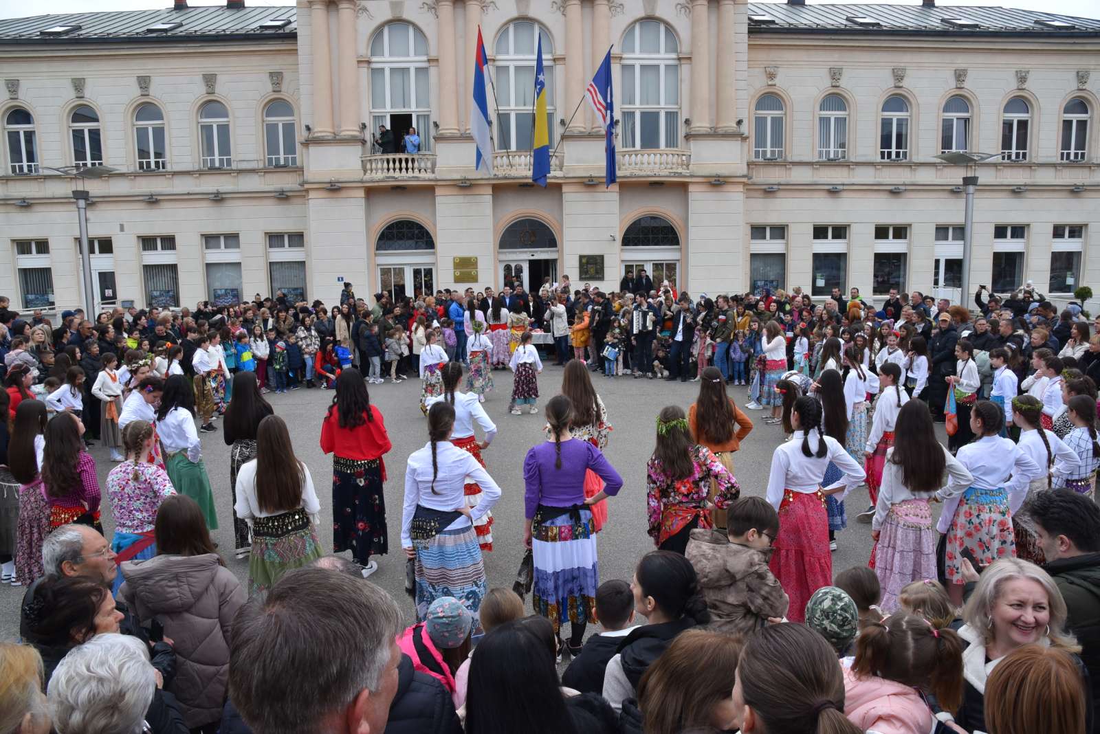 Lazarice igrale i pjevale za rodnu godinu FOTO/VIDEO