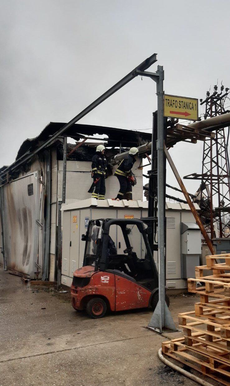 Požar u preduzeću "Mega-drvo" - nema povrijeđenih FOTO