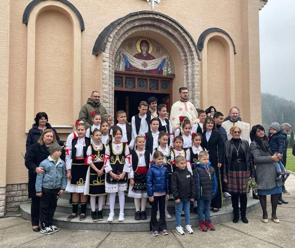 U Loparama obilježen praznik Cvijeti