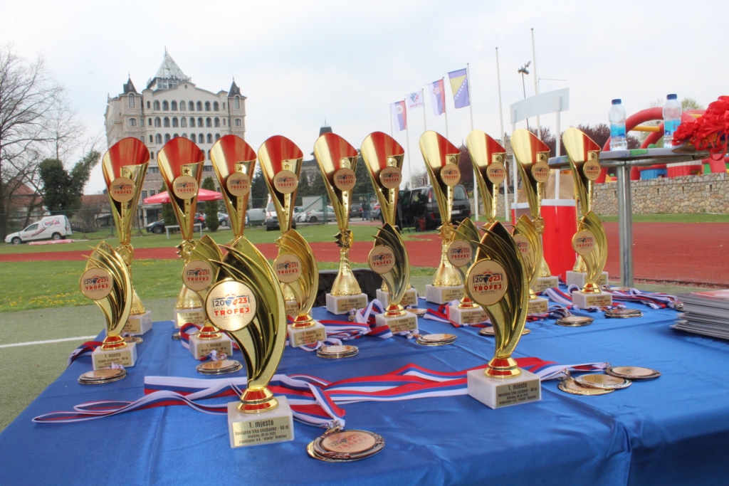 "Trofej Bijeljine" okupio 240 atletičara (FOTO)