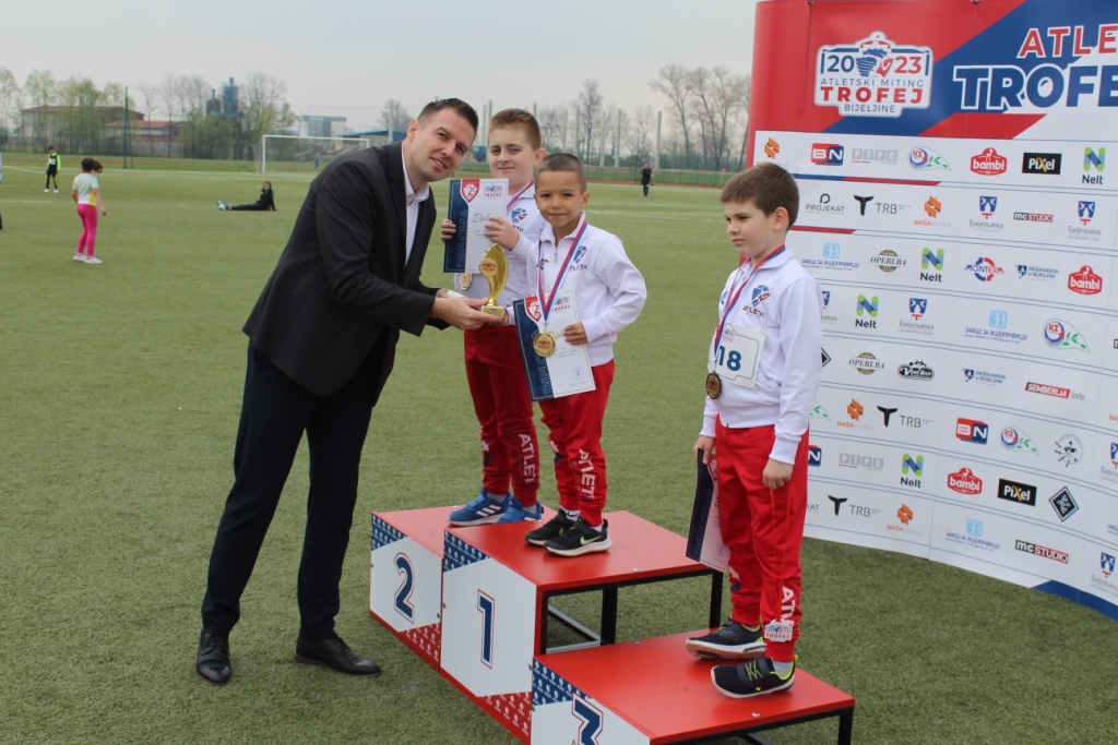 "Trofej Bijeljine" okupio 240 atletičara (FOTO)