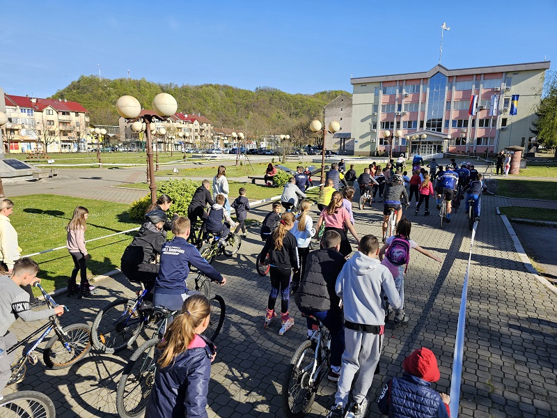 Sportska manifestacija “Krug zdravlja” u Ugljeviku okupila veliki broj djece i odraslih