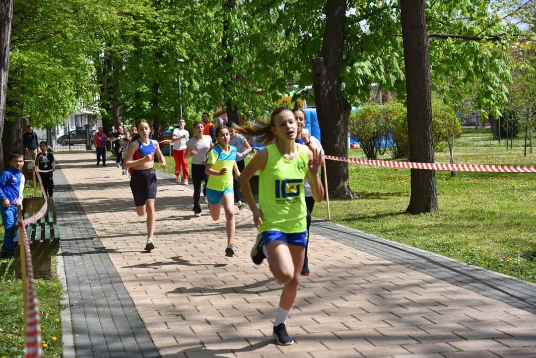 Djeca trčala za čistiju i zdraviju Semberiju FOTO
