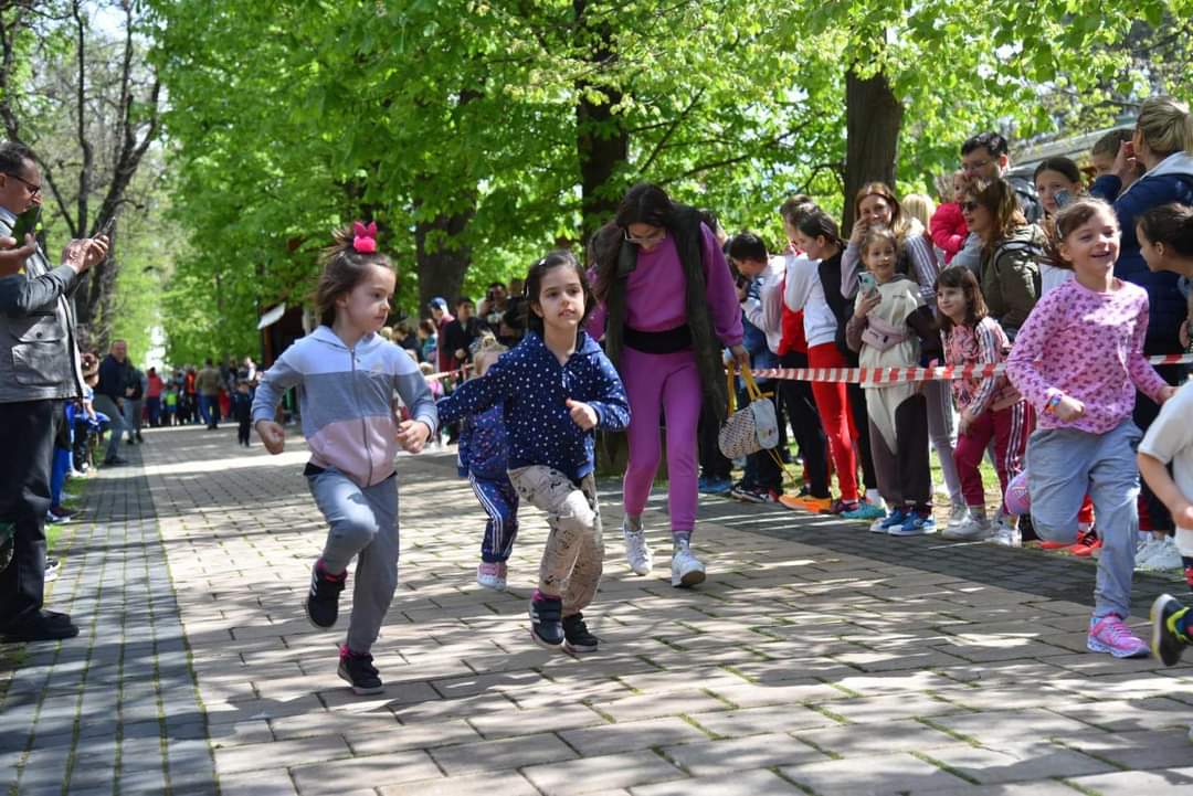 Djeca trčala za čistiju i zdraviju Semberiju FOTO