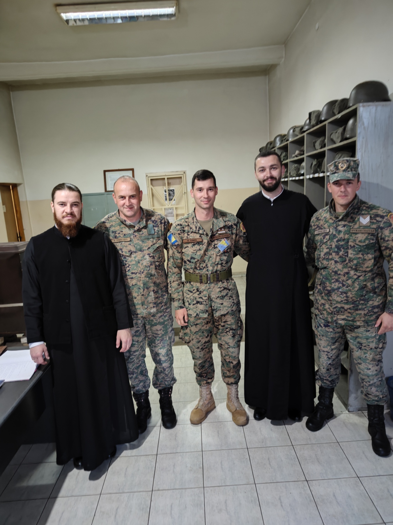 Dežurnim službama u Bijeljini Vaskršnji darovi Episkopa Fotija FOTO