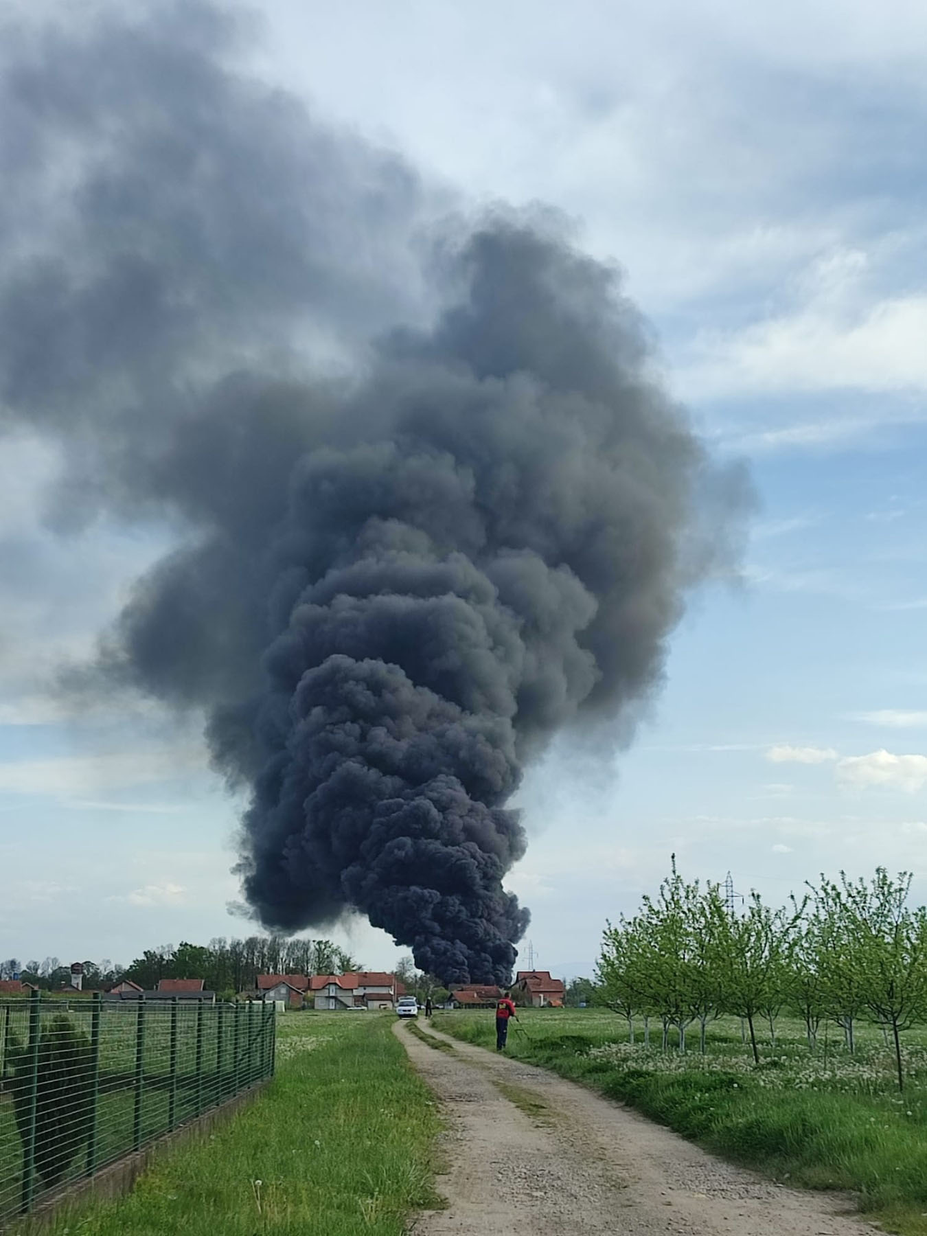 Bijeljina: Na otpadu u Patkovači gore gume