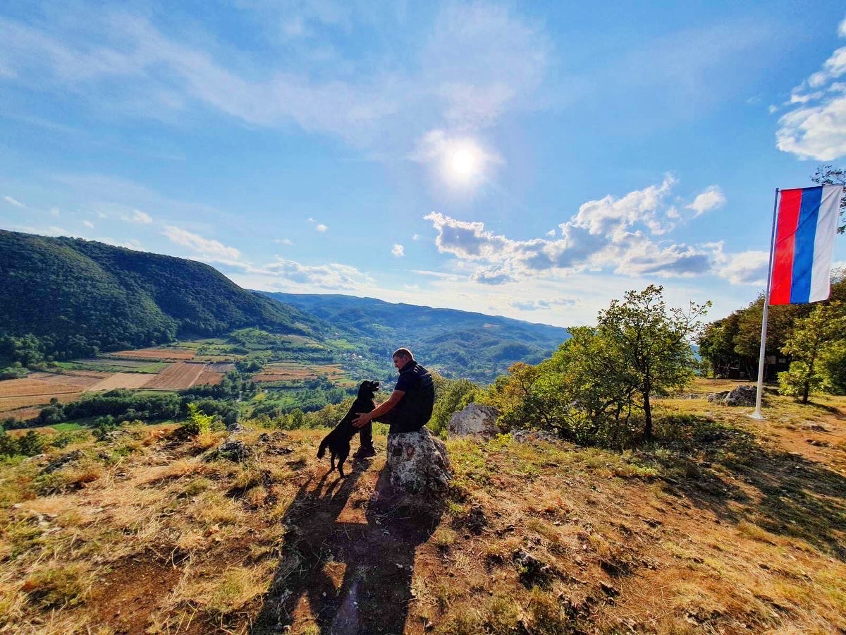 Bijeljinac Mladen Tešić na djedovini stvorio sopstvenu oazu mira (FOTO)