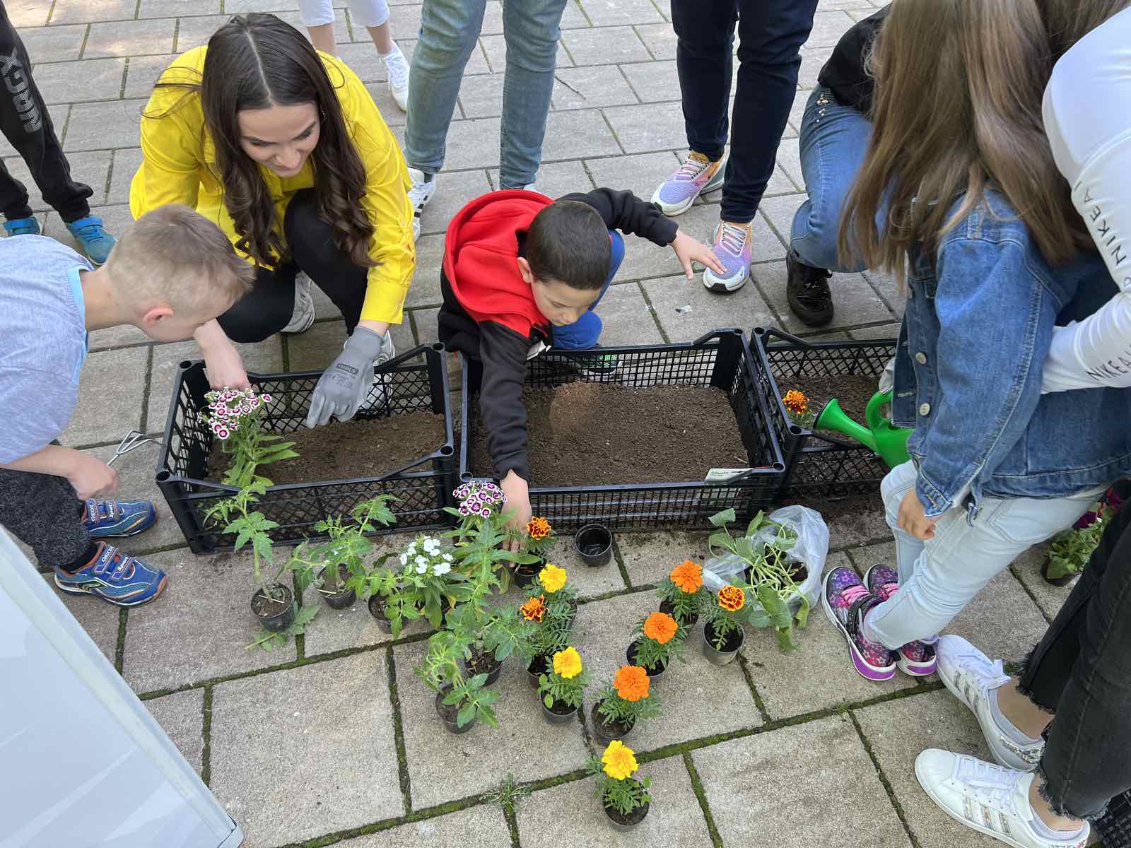 RSS obilježila Dan planete Zemlje, mališani sadili sadnice i učili o prirodi (FOTO)