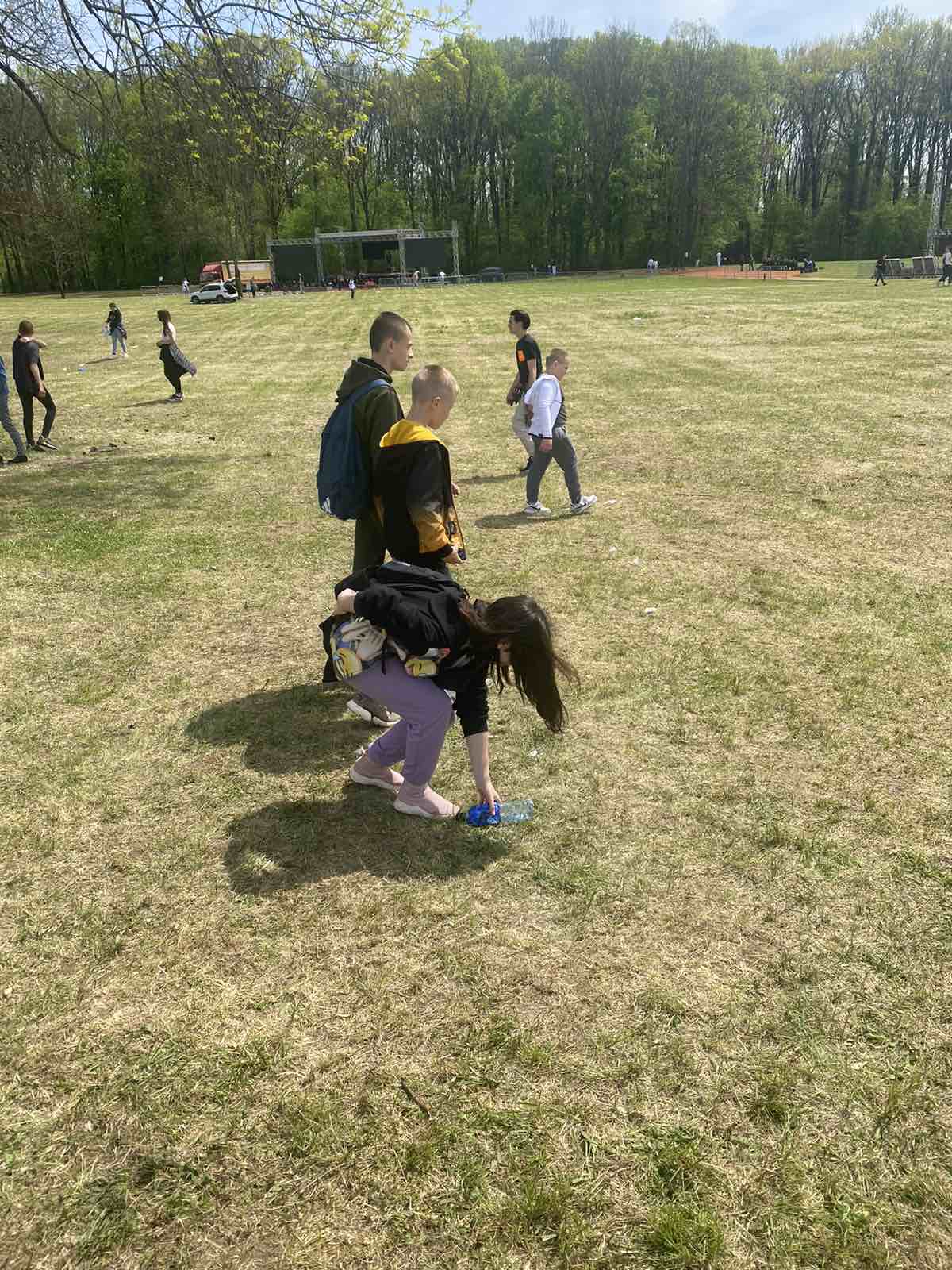 Učenici i nastavnici iz Velike Obarske čistili Spomen-područje Donja Gradina