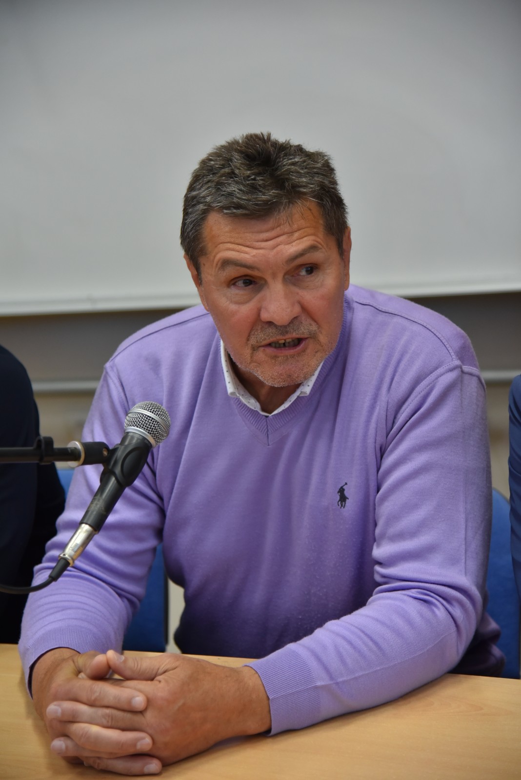 Sportske legende u druženju sa mladim sportistima iz Bijeljine FOTO