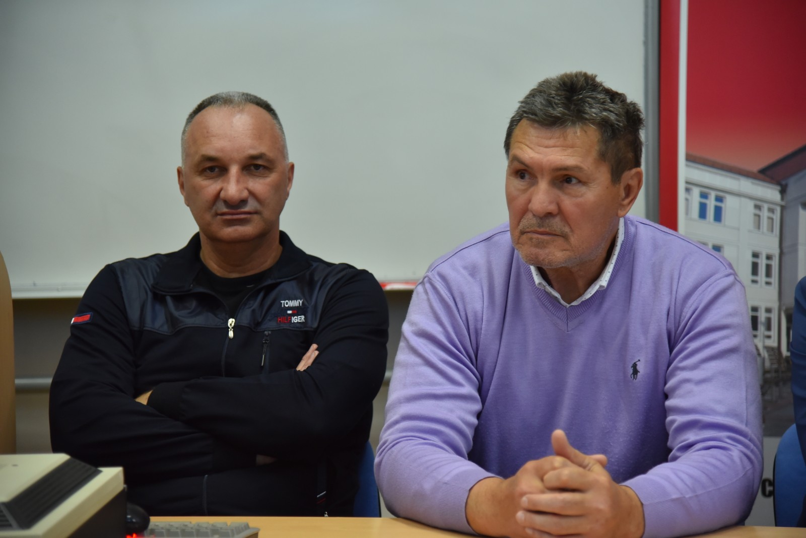 Sportske legende u druženju sa mladim sportistima iz Bijeljine FOTO