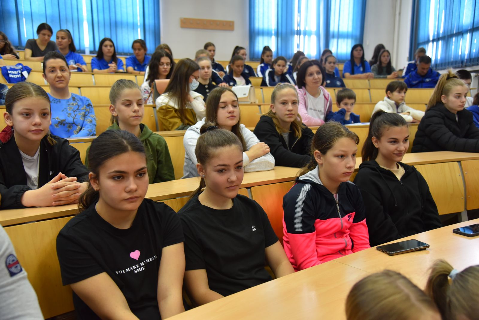 Sportske legende u druženju sa mladim sportistima iz Bijeljine FOTO