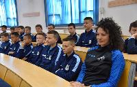 Sportske legende u druženju sa mladim sportistima iz Bijeljine FOTO