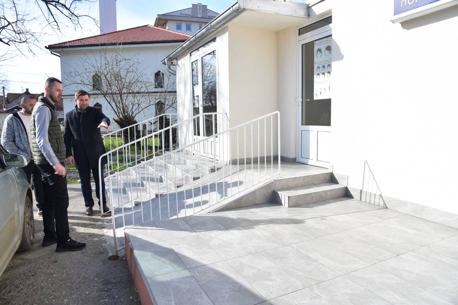 Nastavljena rekonstrukcija ambulanti u Semberiji