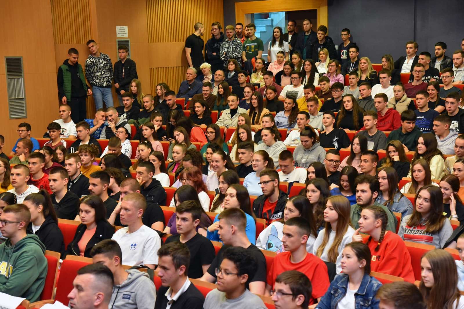 Konferencija „raSTEM“ - Bijeljina okupila velika imena iz oblasti informacionih tehnologija i robotike FOTO