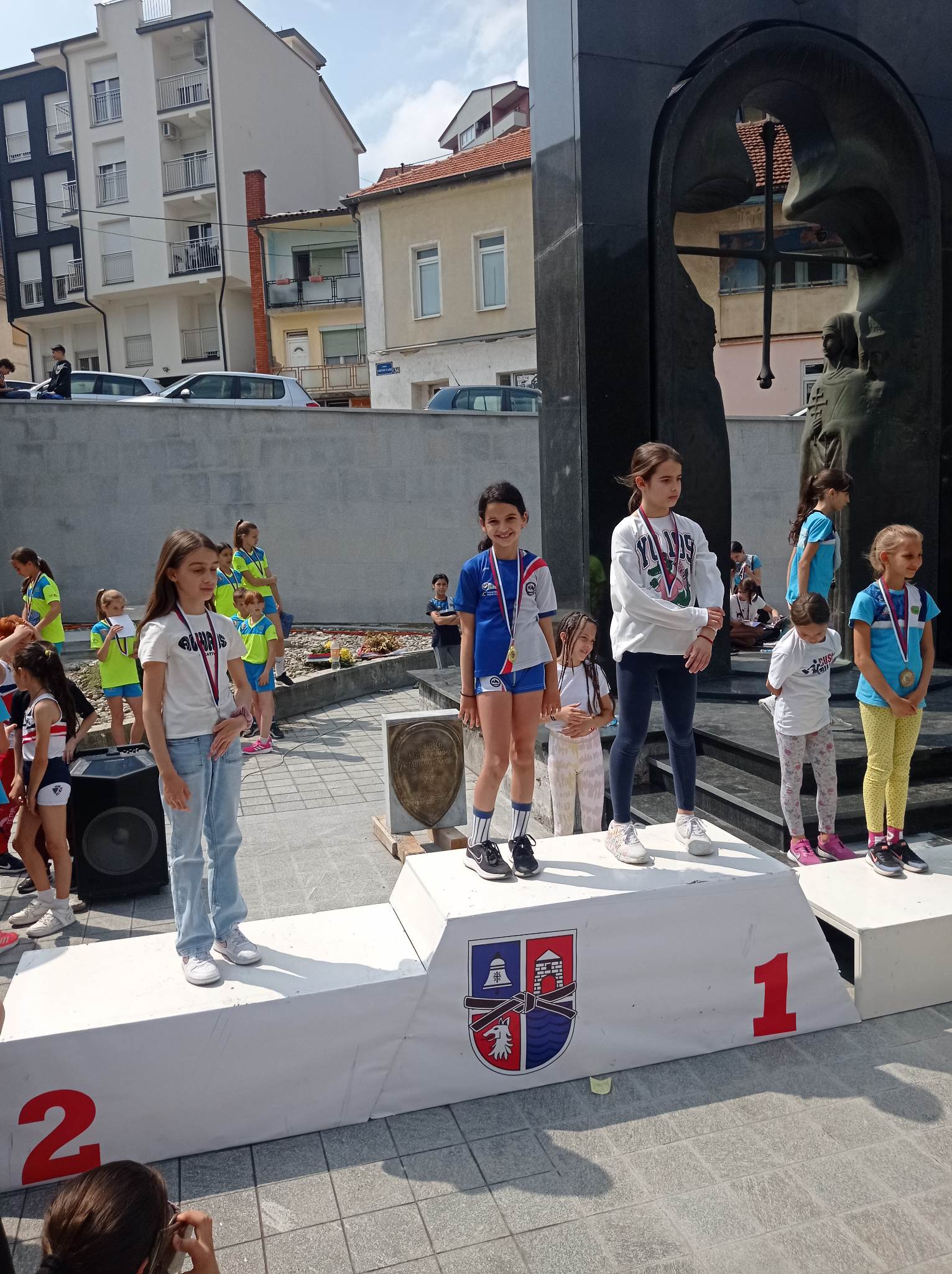 Čak osam zlatnih i tri srebrne medalja u Zvorniku za Akademce