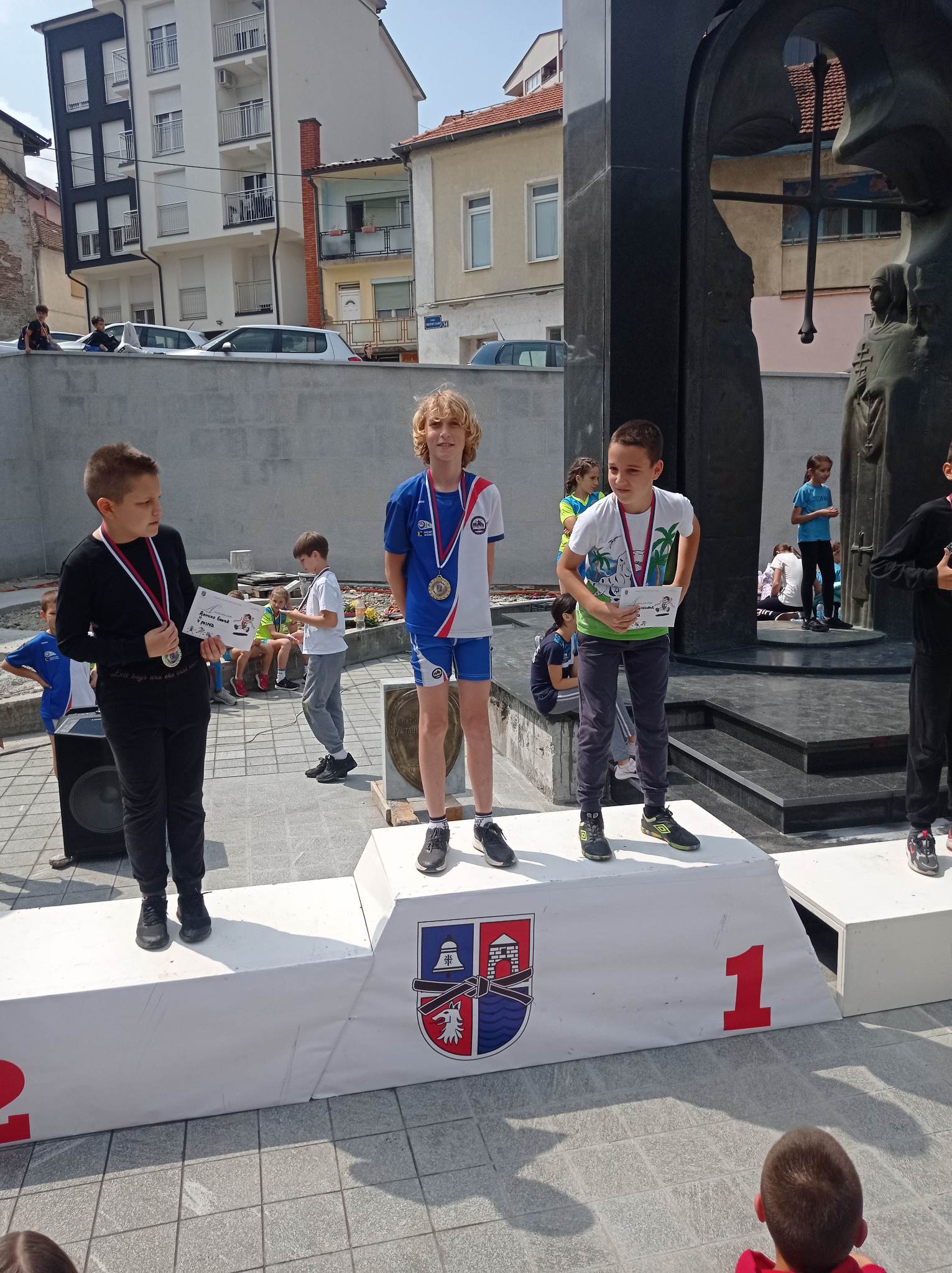 Čak osam zlatnih i tri srebrne medalja u Zvorniku za Akademce