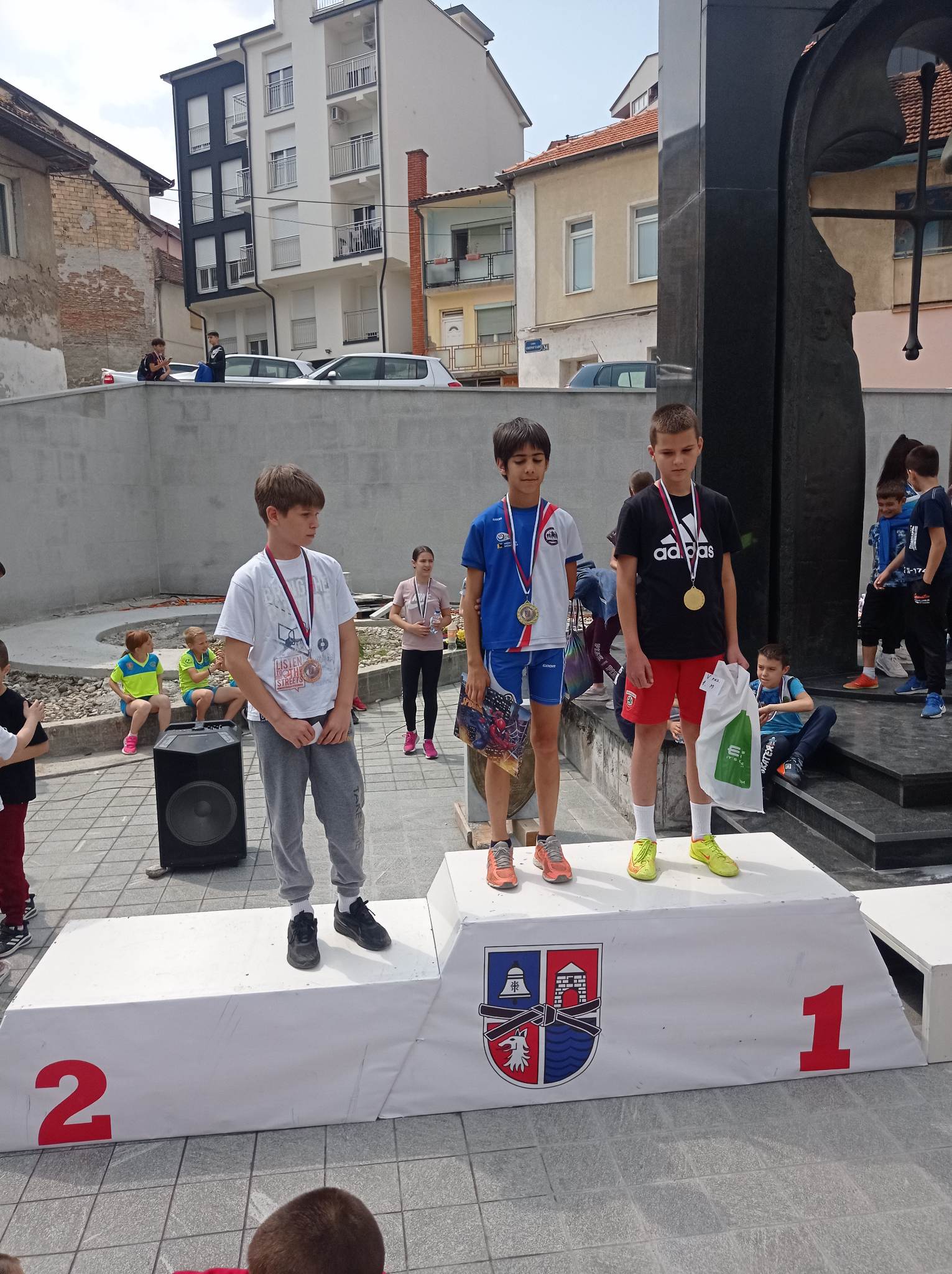 Čak osam zlatnih i tri srebrne medalja u Zvorniku za Akademce