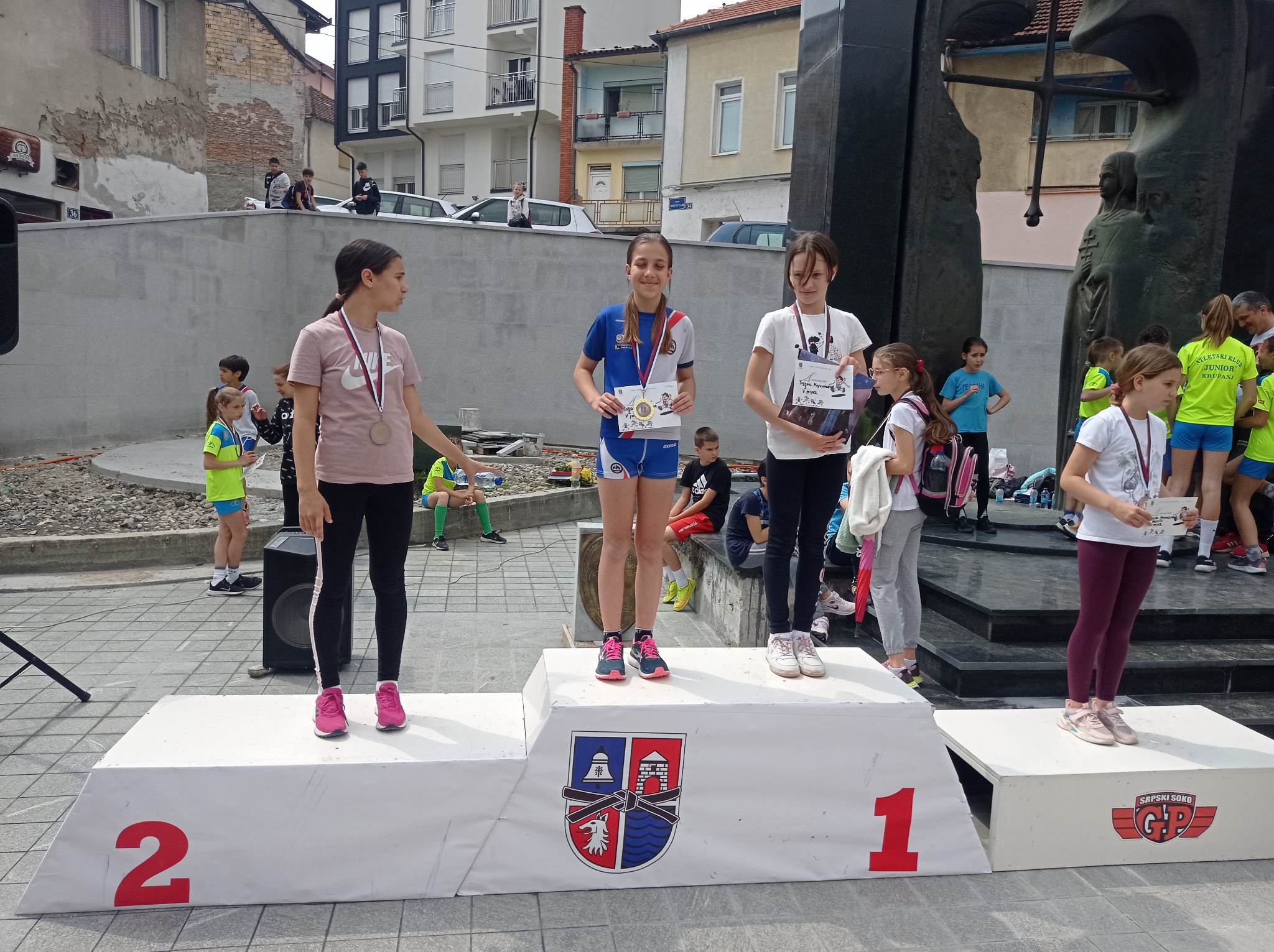 Čak osam zlatnih i tri srebrne medalja u Zvorniku za Akademce