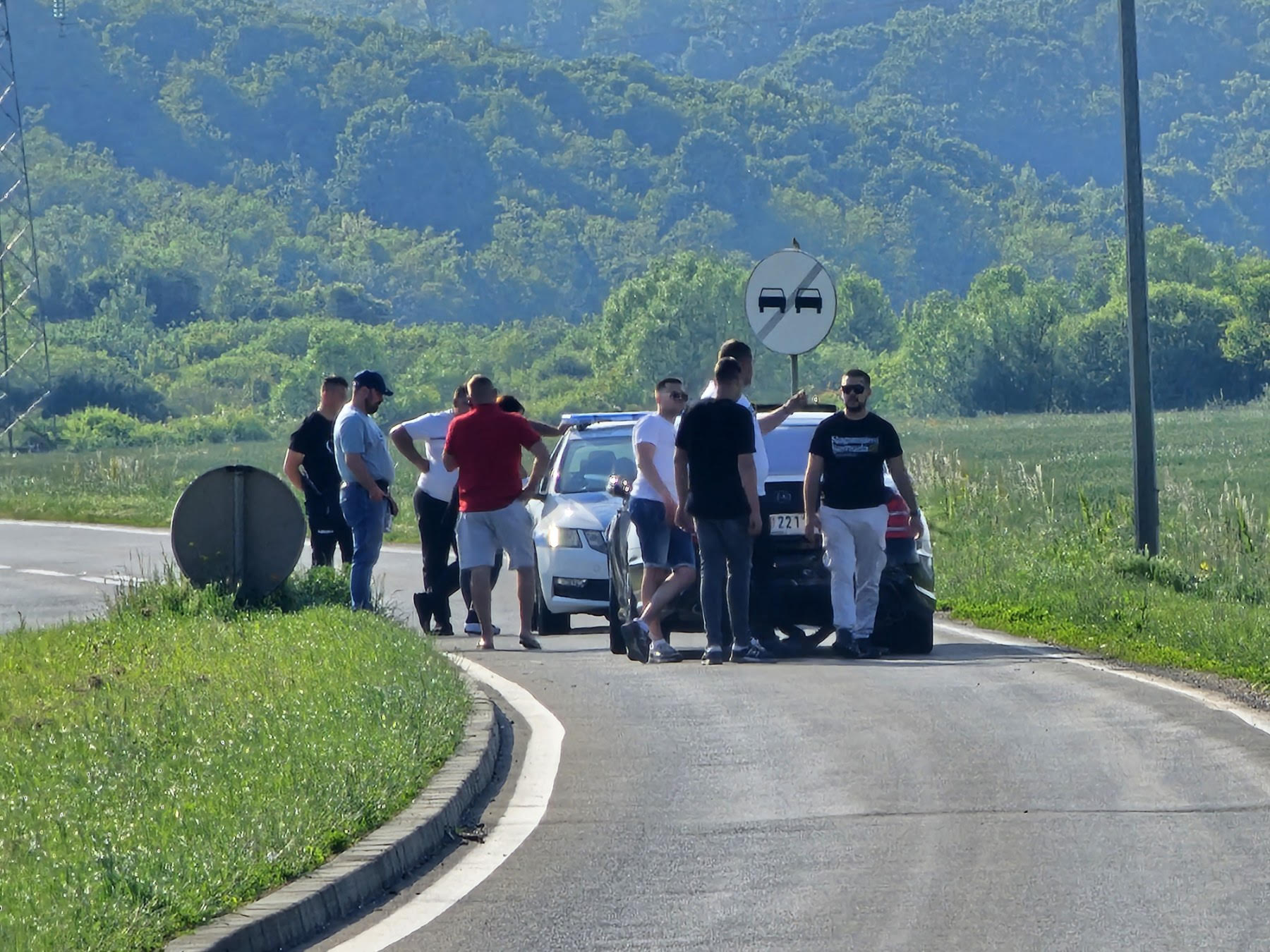 Bijeljina: Automobil sletio s puta, na obilaznici zaustavljen saobraćaj