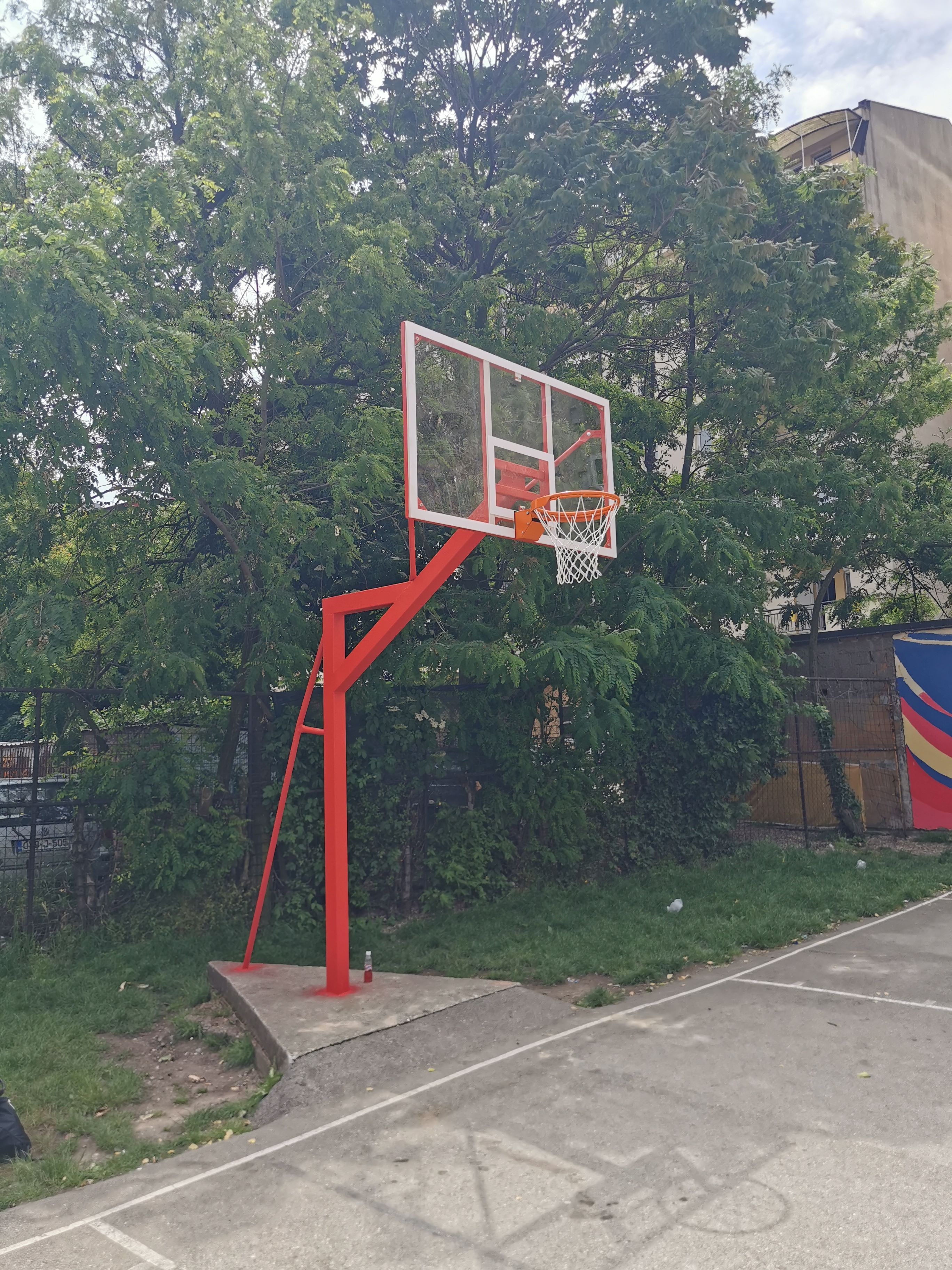 Na terenima škole "Sveti Sava" sada se POENTIRA