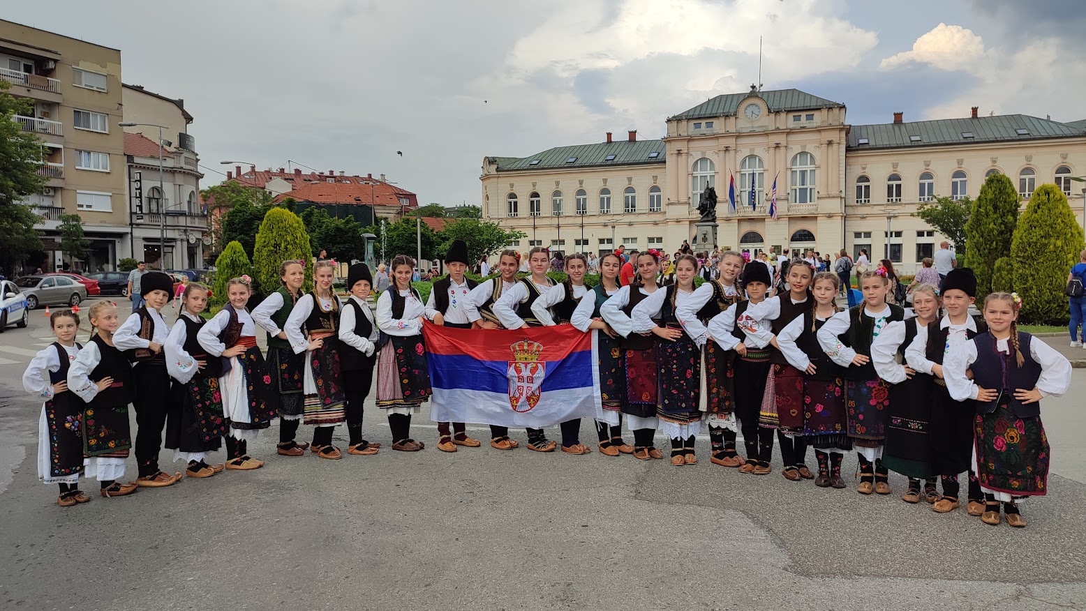 FESTIVAL FOLKLORA U BIJELJINI Defile, igra i pjesma za početak "Pletenice" FOTO/VIDEO