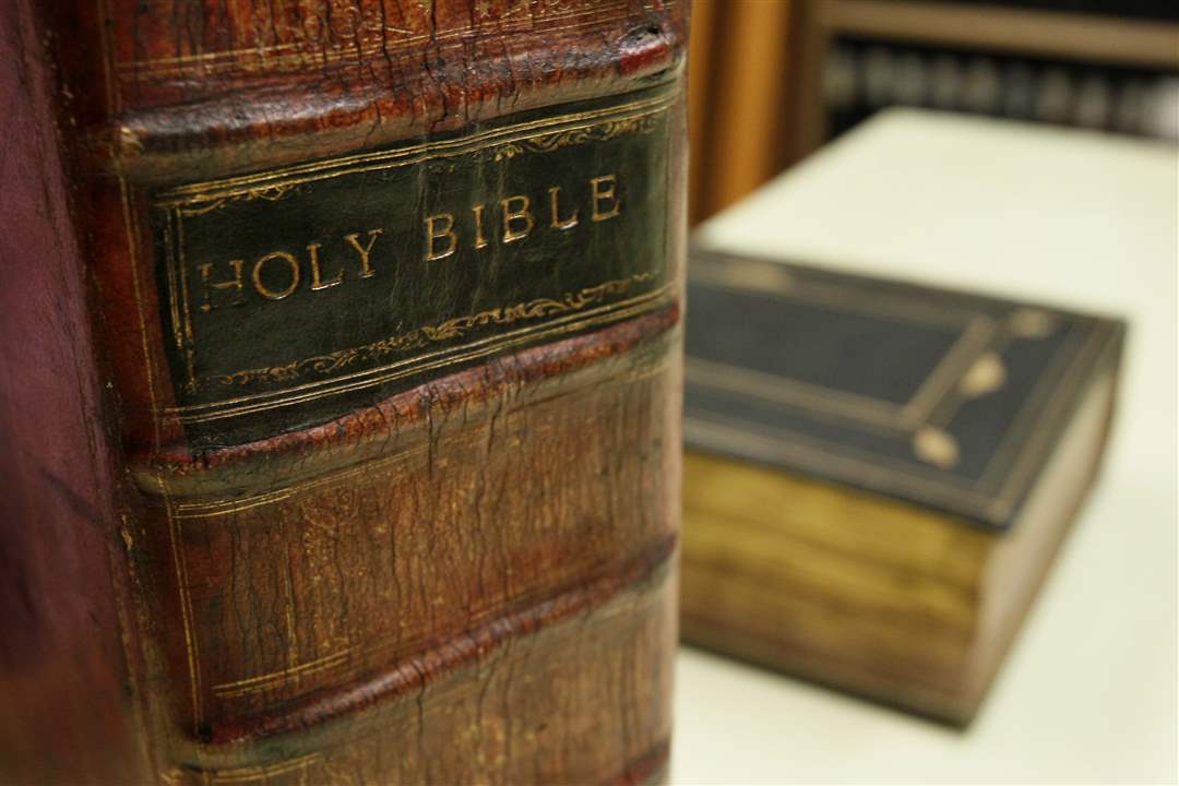 Škola u Juti sklonila Bibliju iz biblioteke zbog „pornografskog sadržaja“