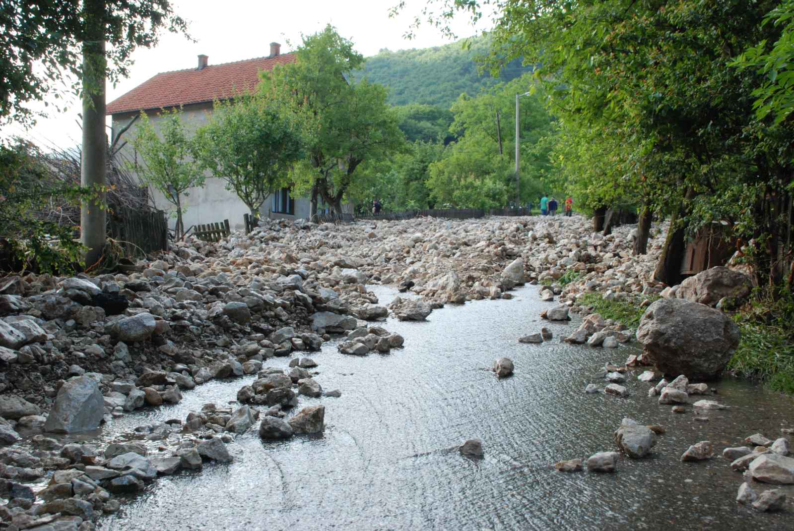 Bijeljina: Nevrijeme oštetilo putnu infrastrukturu u Banjici (FOTO)