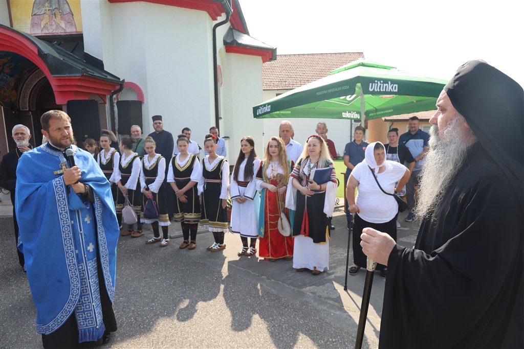 Dvadeset godina od osvećenja hrama u Pilici, posvećenom Svetoj Petki FOTO/VIDEO