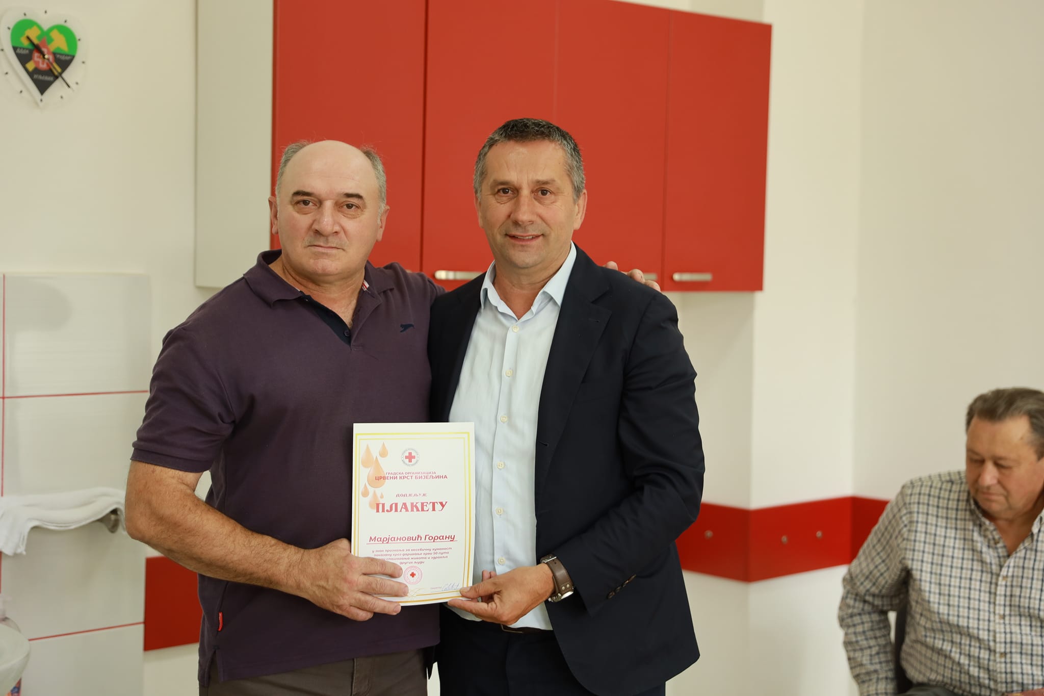 Crveni krst Bijeljina: Uručena priznanja onima koji su dragocjenu tečnost dali preko 50 puta