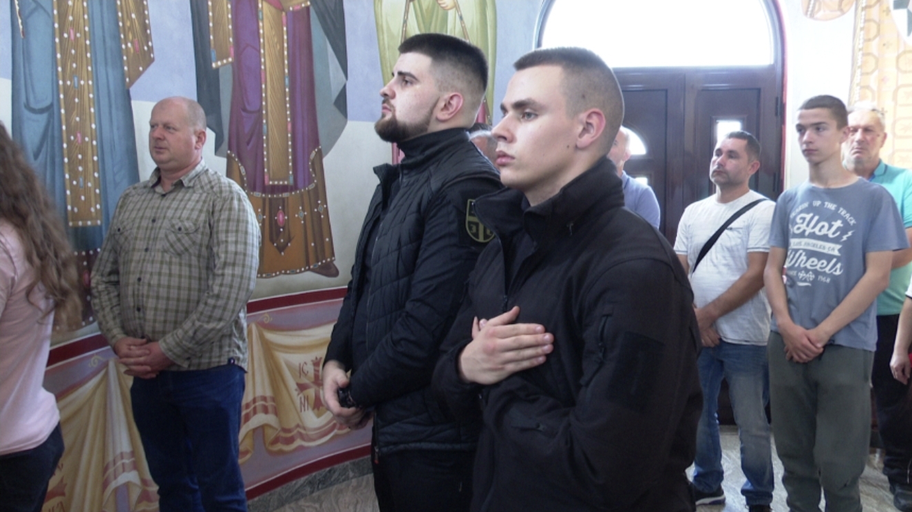 Ognjen i Srđan iz Bijeljine pješke krenuli na put do manastira Ostrog