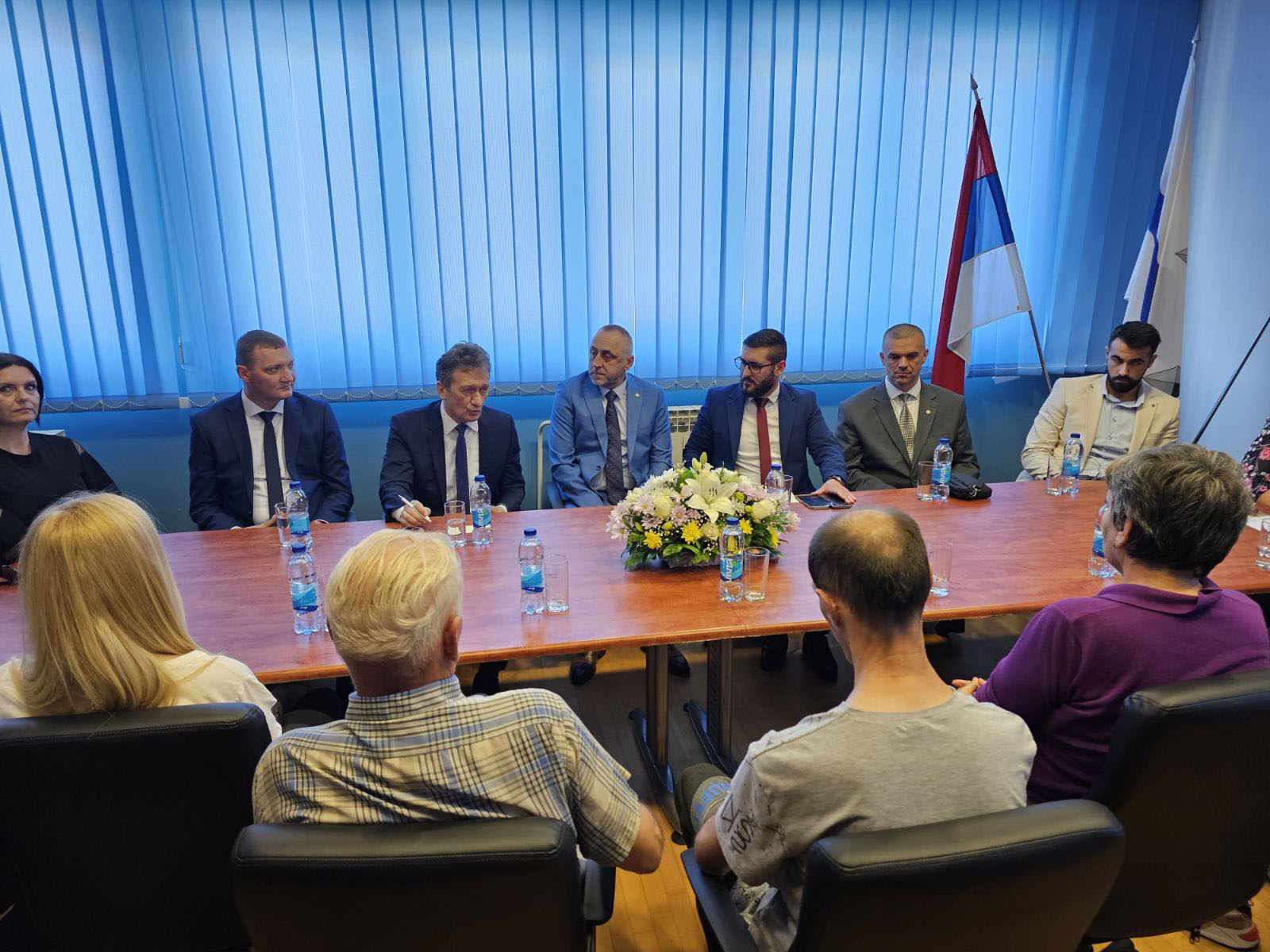 Egić uručio rješenja o dodjeli pet stanova boračkoj populaciji