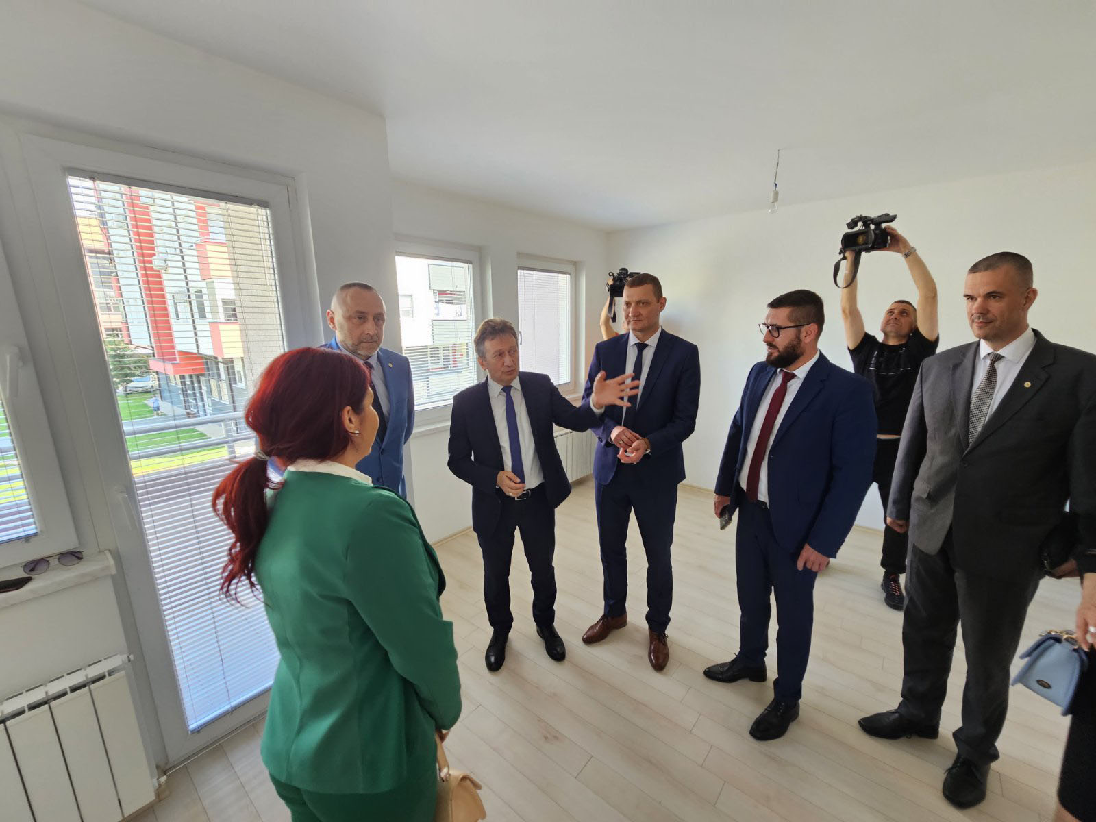 Egić uručio rješenja o dodjeli pet stanova boračkoj populaciji