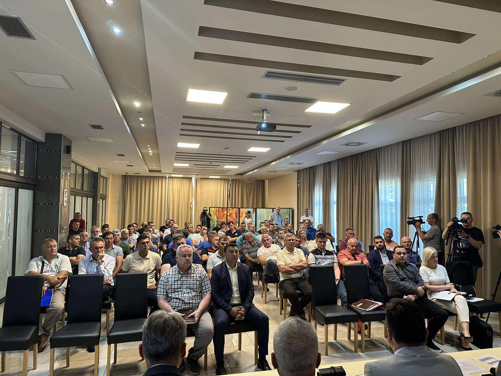 Košarac i Minić u Bijeljini: Neophodno uraditi detaljnu analizu uzroka afričke kuge