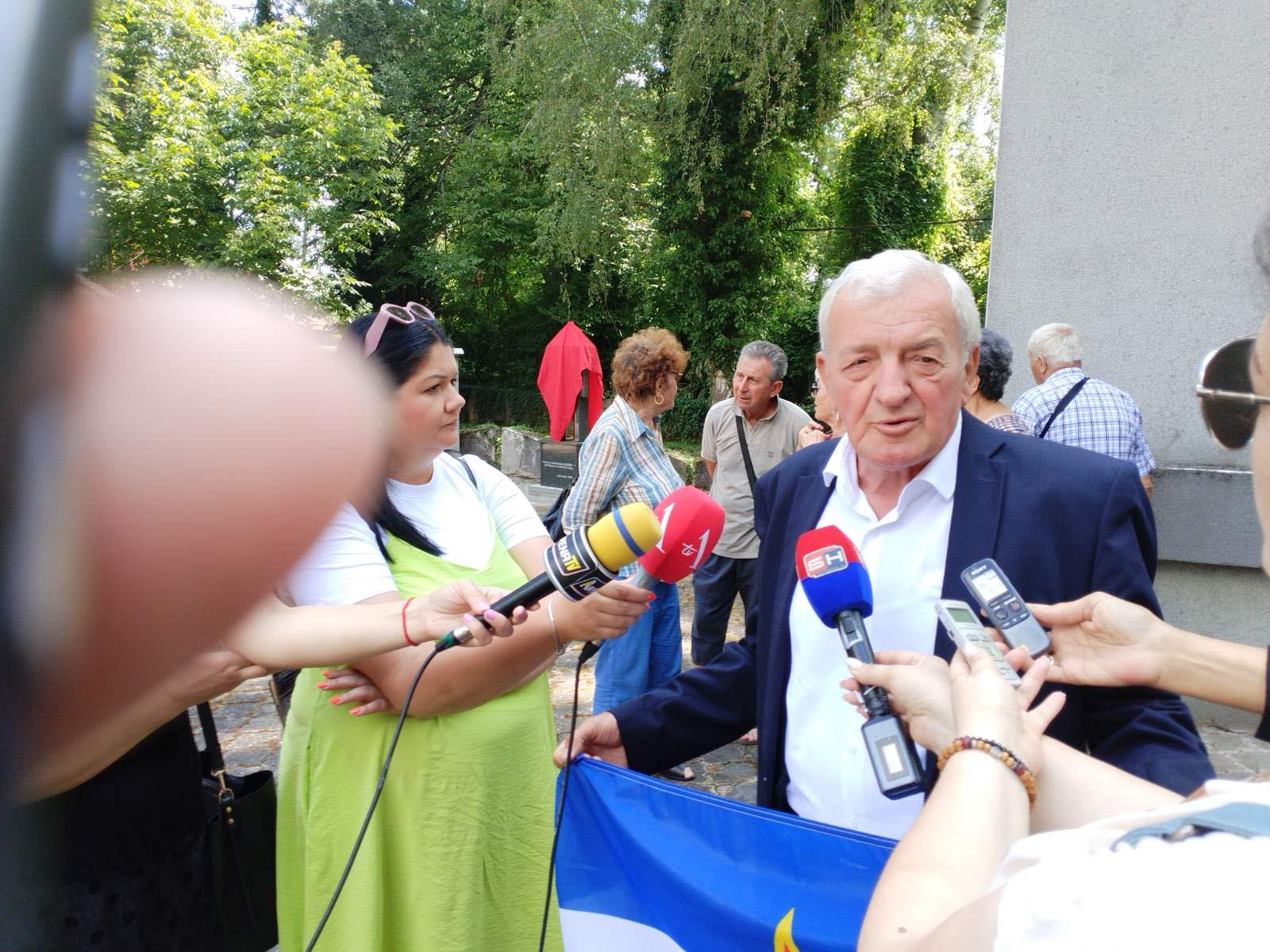 U Rači otkriven spomenik borcima Crvene armije (FOTO)