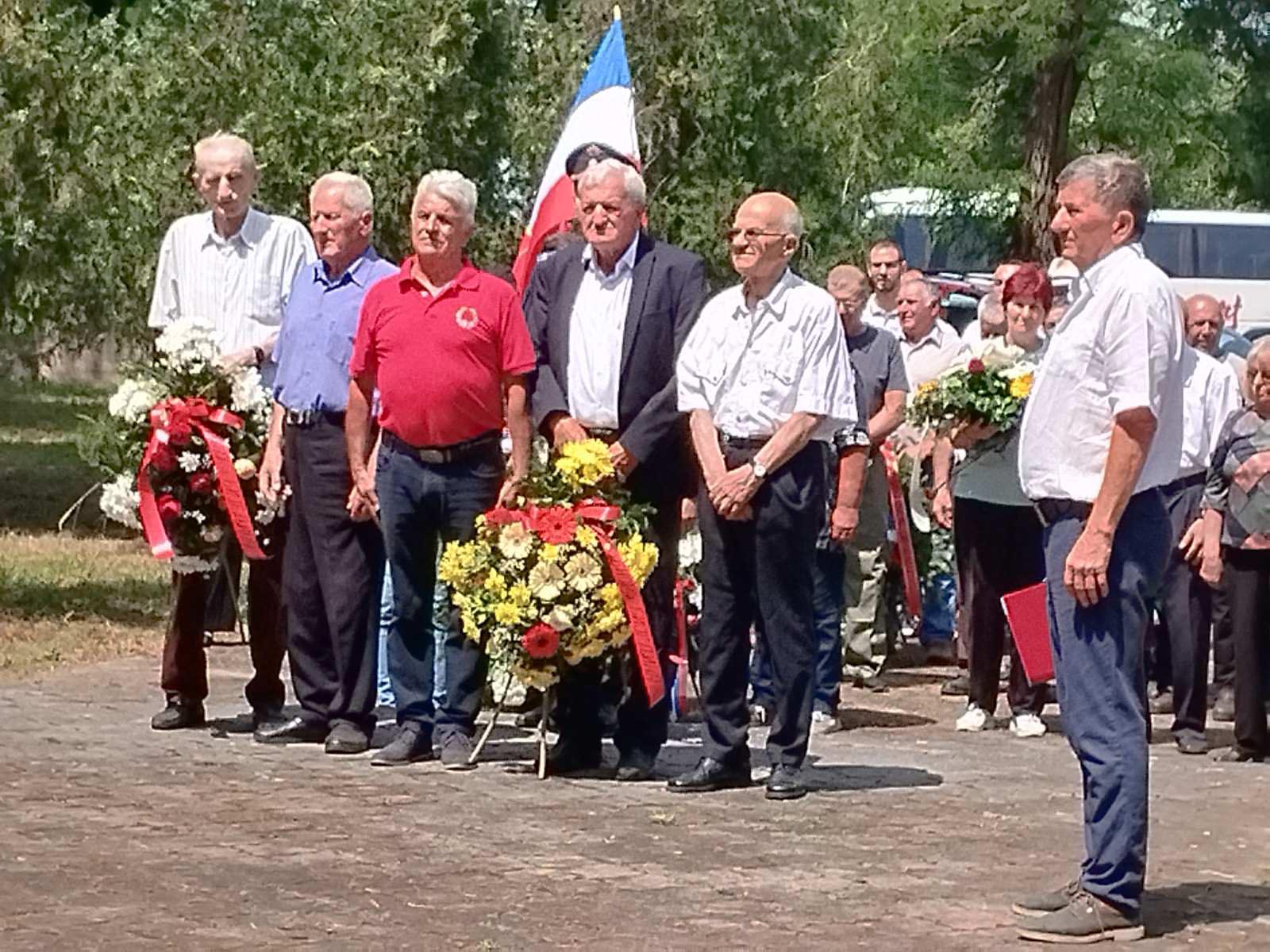U Rači otkriven spomenik borcima Crvene armije (FOTO)
