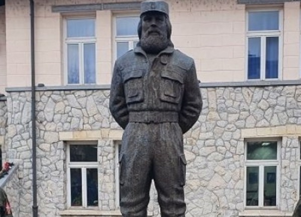 Maksimović: Nošenje majice sa likom vojvode Mande nije raspirivanje mržnje