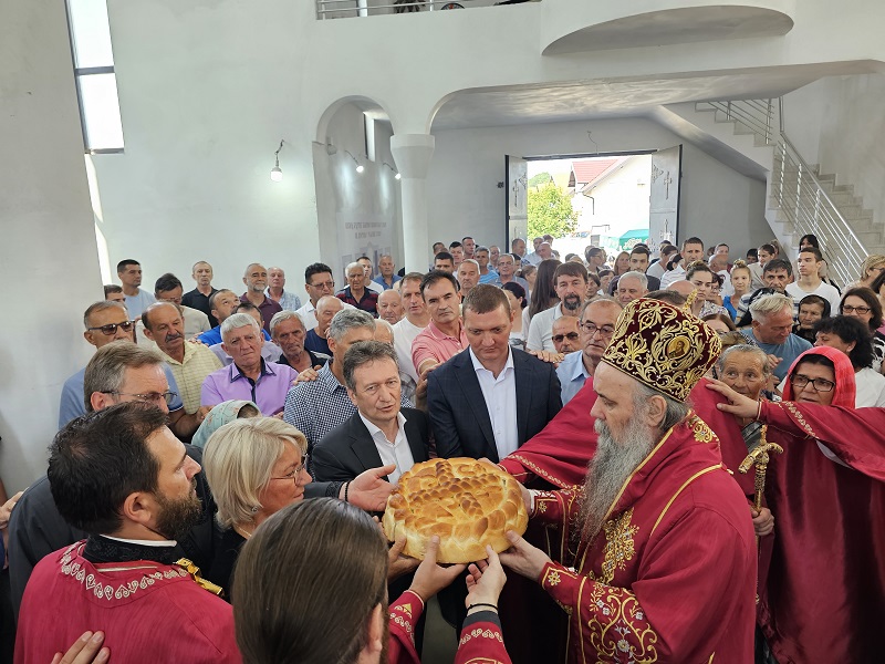 Episkop Fotije u Ugljeviku: Srpsku pokušavaju da uzdrmaju politički i pravno