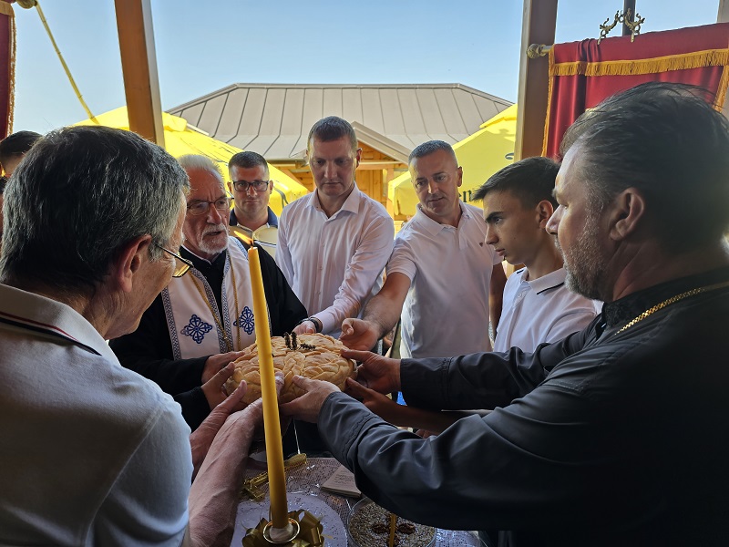 Proslavljena slava hrama u Ugljevik Selu: Služen parastos poginulim borcima Odbrambeno-otadžbinskog rata