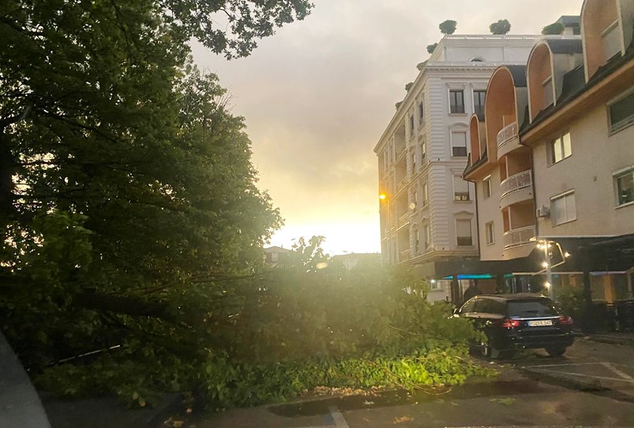 NEVRIJEME U BIJELJINI Osmoro lakše povrijeđenih zatražilo ljekarsku pomoć FOTO/VIDEO