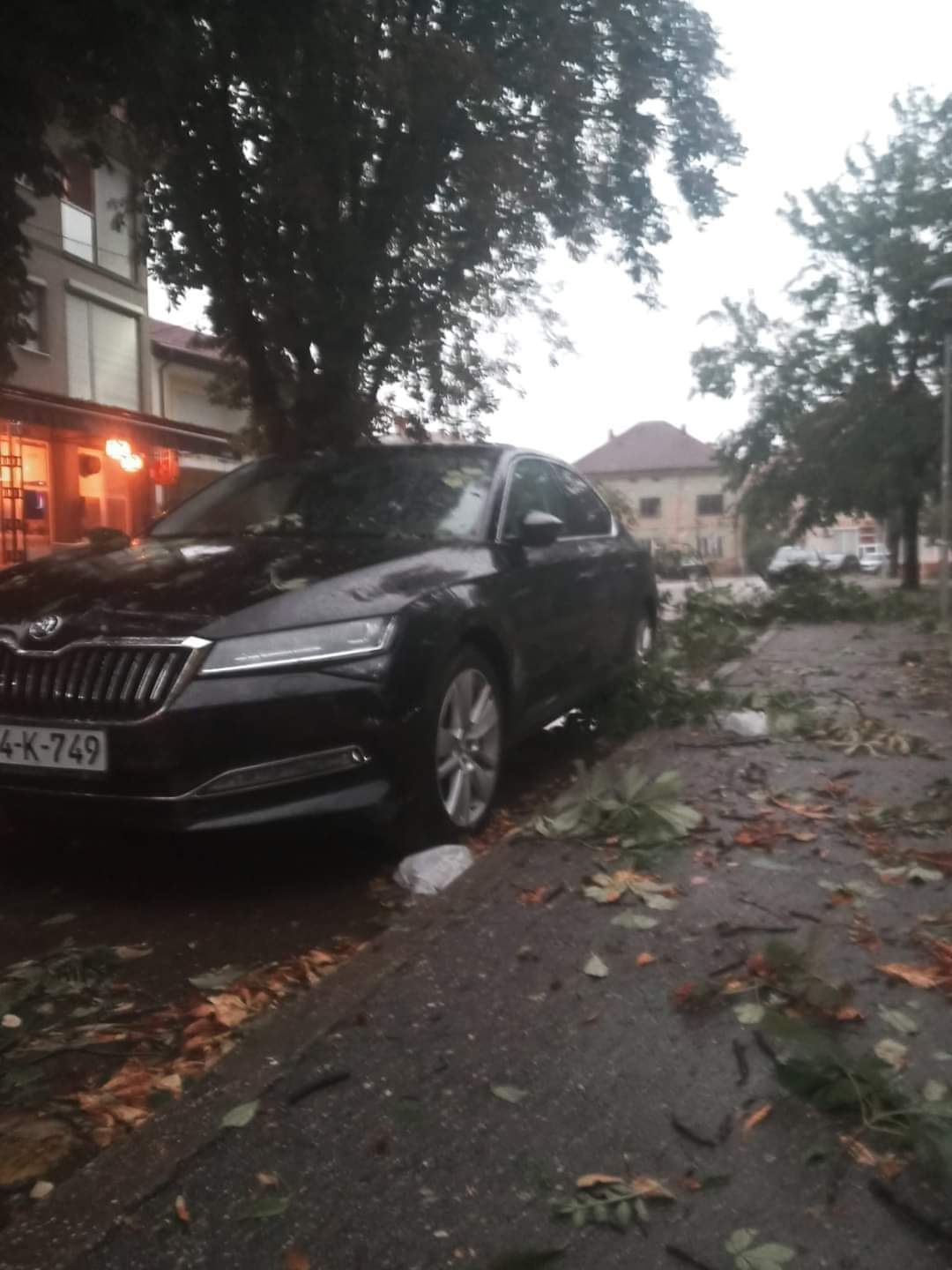 NEVRIJEME U BRČKOM Jedna žena poginula, više od 20 ljudi povrijeđeno