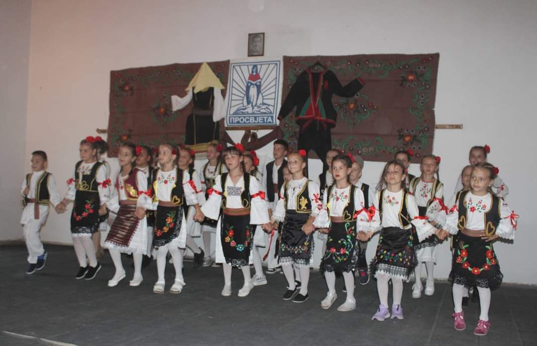 U Priboju održana smotra mladih majevičkih folkloraša