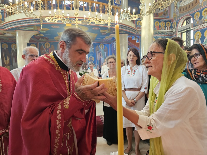 „Zavičaj prati i poštuje njihova djela“ Članice Kola srpskih sestara iz Ugljevika proslavile krsnu slavu