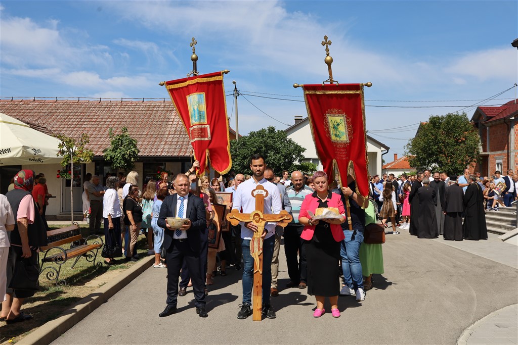Vladika Fotije služio liturgiju u Bijeljini povodom hramovne i gradske slave