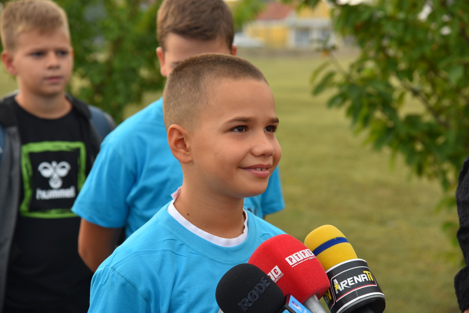 Stotinu mališana iz Bijeljine ispraćeno na "Avantura kamp za djecu i mlade" FOTO